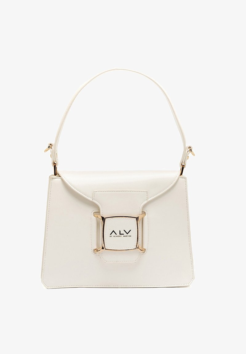 Borsa a tracolla in pelle bianca con un design strutturato, dotata di una chiusura dorata e dettaglio del logo sulla parte anteriore. Texture liscia e stile minimalista.