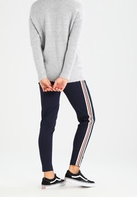 Vero Moda Strickpullover - mottled light grey