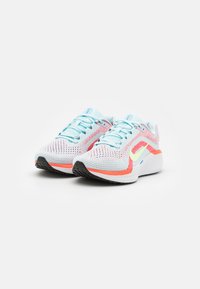 Nike Performance AIR WINFLO 11 - Katujuoksukengät - glacier blue/barely volt/bright crimson/sail/light photo blue/black