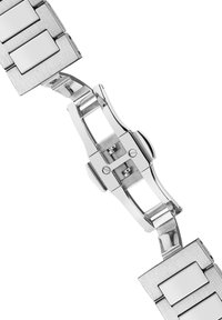 Orologio con cinturino in metallo argentato caratterizzato da maglie rettangolari con una finitura spazzolata, una chiusura lucida e dettagli hardware visibili.