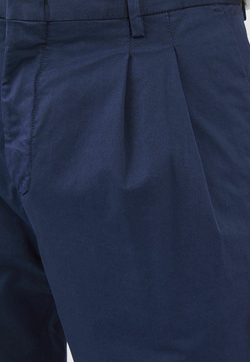 Herren Chinos | LIU JO SLIM Chino navy blue/dark-blue denim - WN84691 Herren Chinos | LIU JO SLIM Chino navy blue/dark-blue denim - WN84691