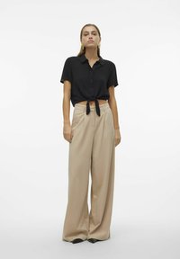 Vero Moda VMMENNY - Užsagstoma palaidinė - black