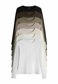 Set de tricouri cu mânecă lungă în culori variate: negru, verde închis, măsliniu, bej, crem și alb. Material moale, design cu guler rotund și croială regular.