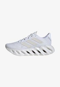 Sélectionné, cloud white metalic dash grey