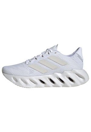 SWITCH FWD 2.0 - Zapatillas running asfalto - cloud white   metalic   dash grey