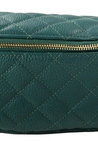 Gequilted teal leren tas met een gouden rits. Heeft een ruitpatroon en een gestructureerd oppervlak. Compact ontwerp met afgeronde hoeken.