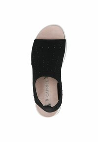 Černé látkové sandály s otevřenou špičkou, které mají texturovaný svršek a perforovaný design. Měkká béžová stélka a lehká bílá podrážka.