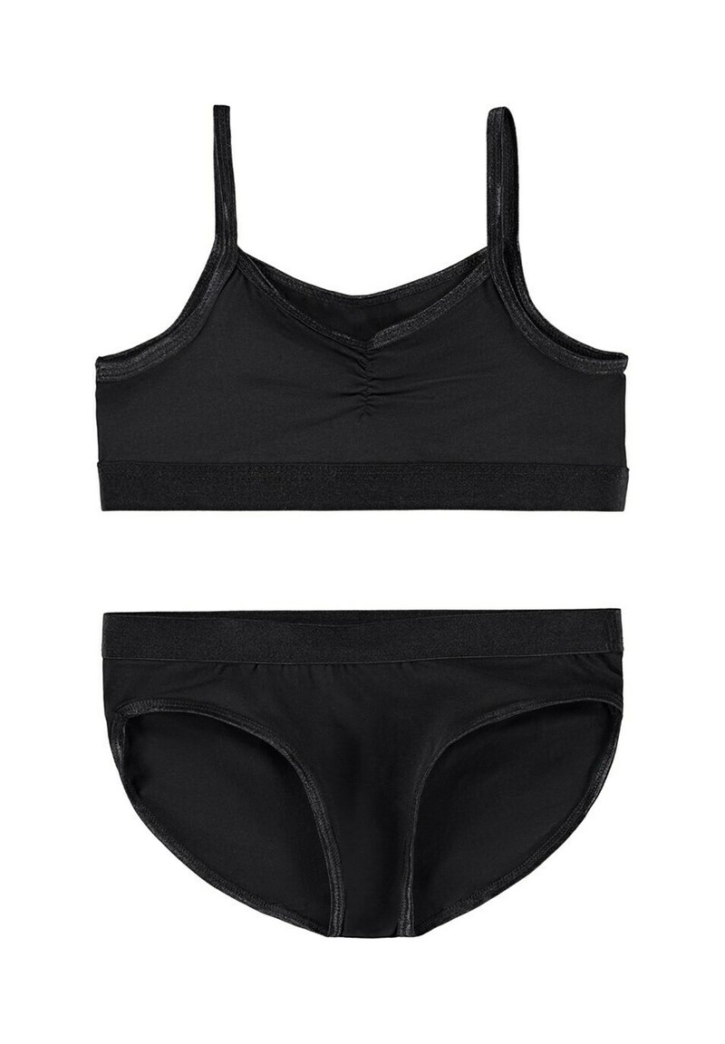 Sort sportsbh med justerbare stropper og sammensmeltet front, parret med matchende sorte bikini-agtige trusser. Begge lavet af glat, strækbart stof.