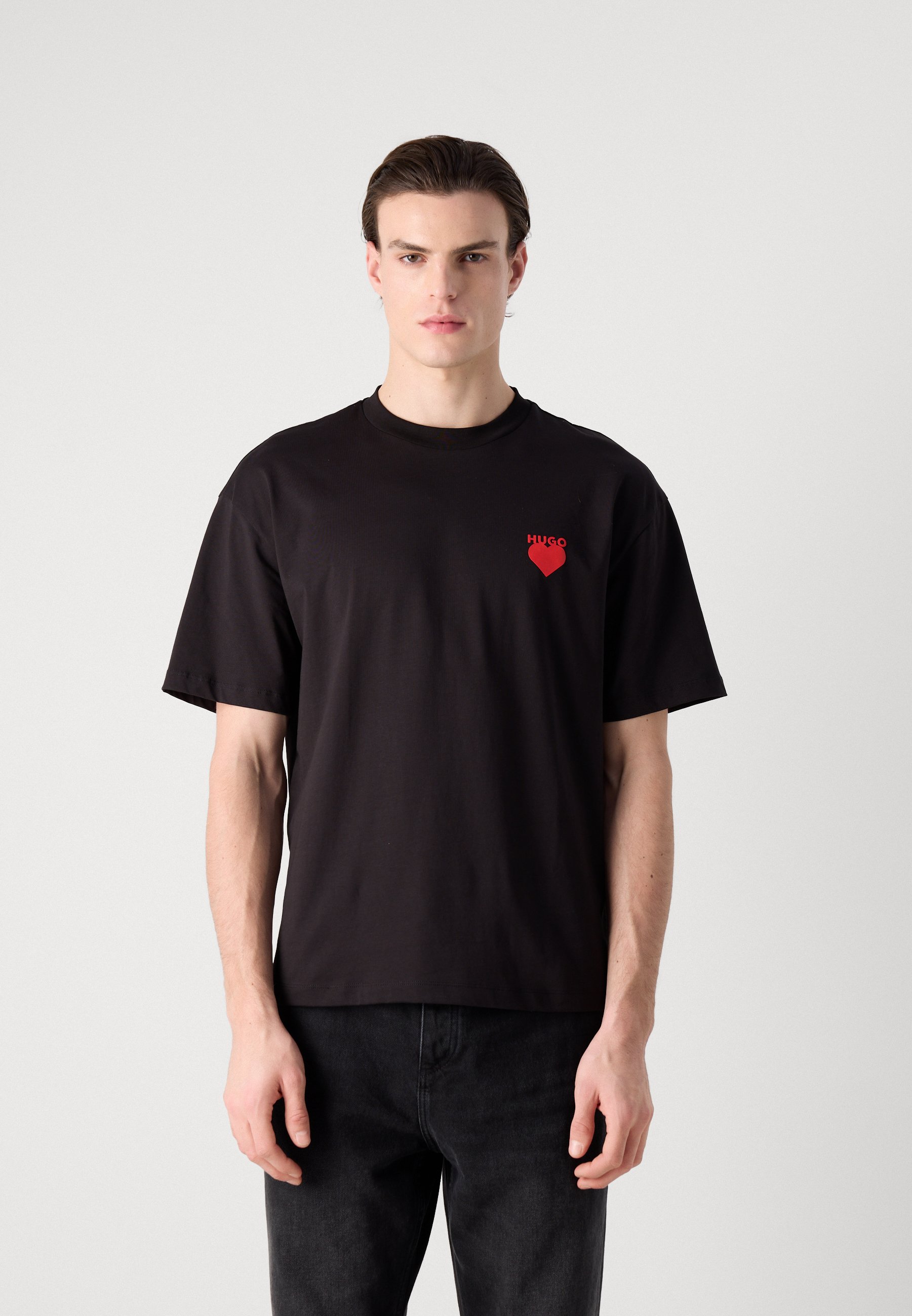 HUGO★Dewdam ハート Tシャツ【送料関税込】 HUGO Men's Dewdam Cotton Jersey T-Shirt with Heart Artwork