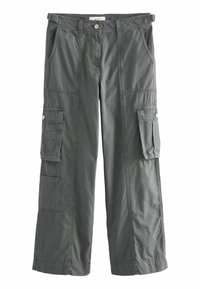 Pantalon cargo gris en coton avec une coupe décontractée, doté de multiples poches latérales, de détails cousus et d'une fermeture à bouton à la taille.