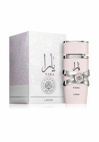 Vaaleanpunainen parfyymimehu, jossa on hopeiset yksityiskohdat ja kohokuvioitu kukkakuosiset laatikko. Pullo on tyylikäs ja moderni muoto.