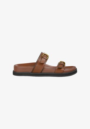 Sandalo marrone con pattini realizzato in materiale sintetico liscio, dotato di due ampi cinturini con fibbie dorate e una suola in gomma nera.