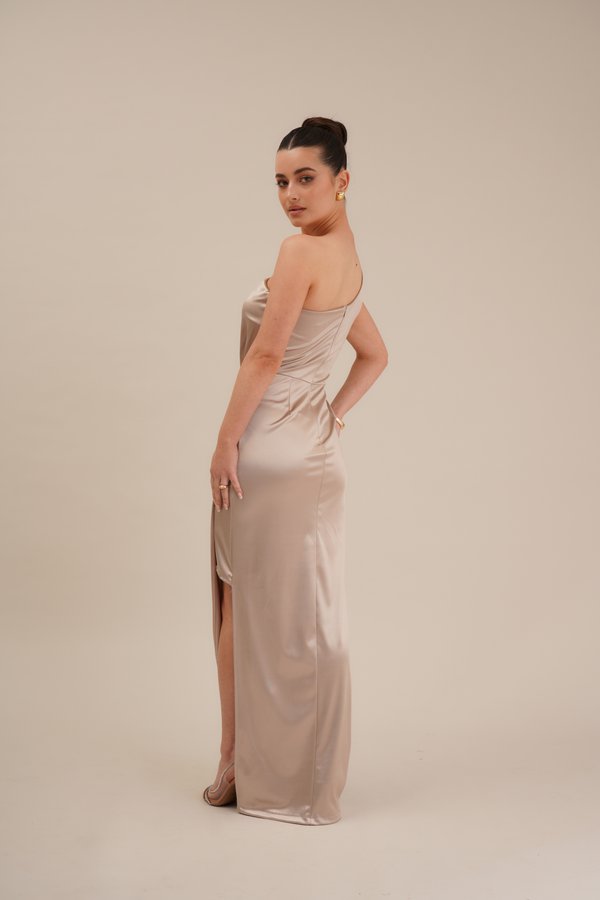 MINAH ONE SHOULDER MAXI DRESS - Jersey dress - champagne2