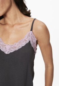 s.Oliver SHORTY SET - Pyjama set - schwarz rosa