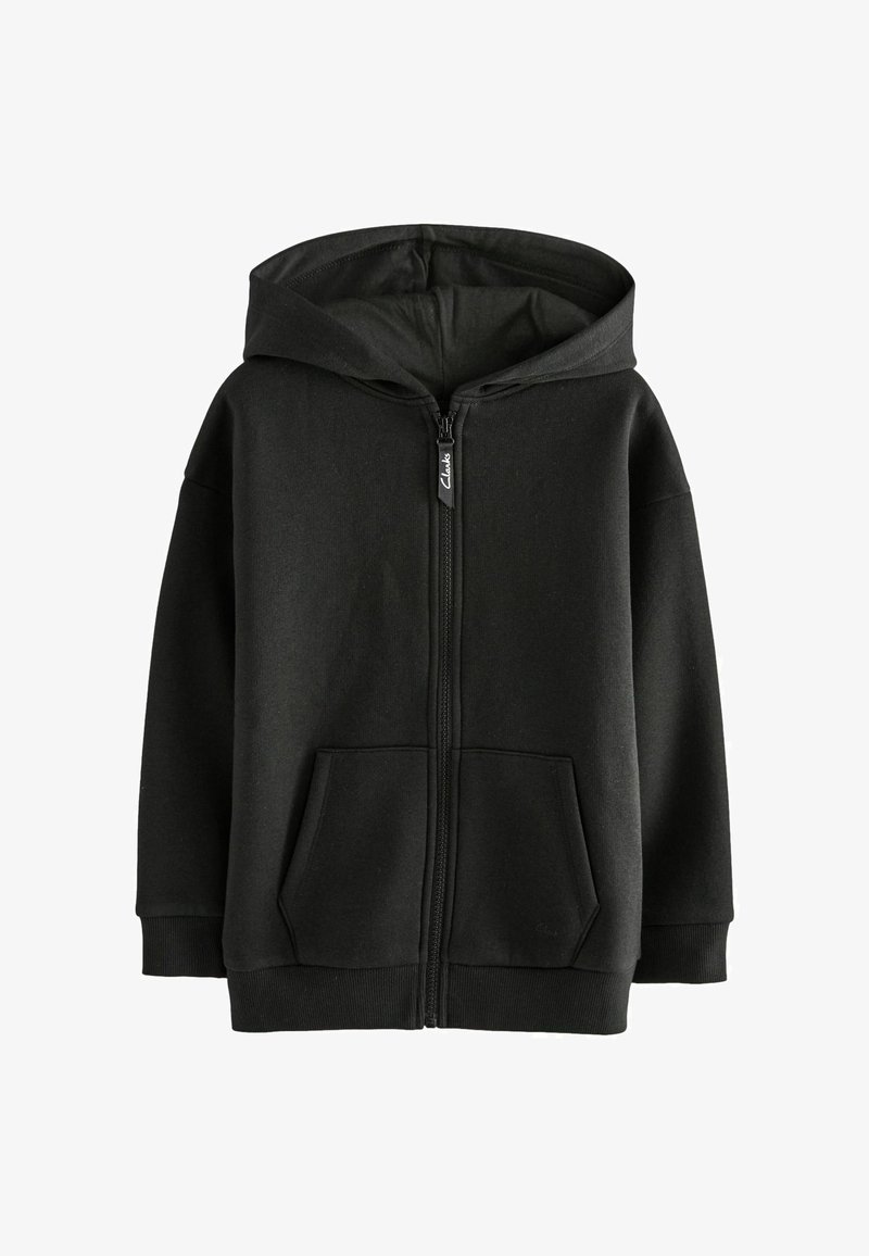 Čierna mikina na zips s veľkou kapucňou, prednými vreckami a ribovanými manžetami. Vyrobená z mäkkej, hladkej tkaniny s jednoduchým dizajnom.