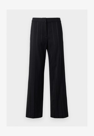 Fekete csíkos nadrág egyenes szabású dizájnnal, sima textúrával, szabott derékkal és finom részletekkel a csíkok mentén.