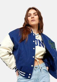 Bomber stiliaus striukė - azul