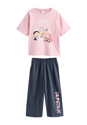 Next REGULAR FIT - K-POP DEMON HUNTERS WIDE LEG PYJAMAS SET - Nachtwäsche Set - pink