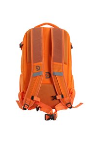 Orange Rucksack mit atmungsaktivem Rückenpanel, verstellbaren Trägern und reflektierenden Akzenten. Verfügt über eine flache Oberseite und Seitentaschen zur Aufbewahrung.