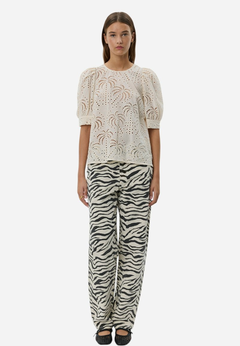 SOFIE SCHNOOR Athena Trousers Off White