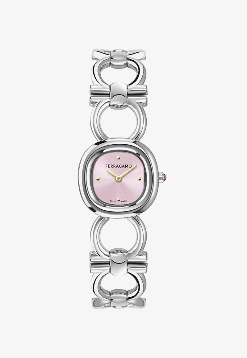 Stříbrné hodinky Ferragamo s růžovým čtvercovým ciferníkem, zlatými ručičkami a kulatými články náramku se stužkovými akcenty.