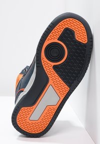 fullstop. Sneakersy wysokie