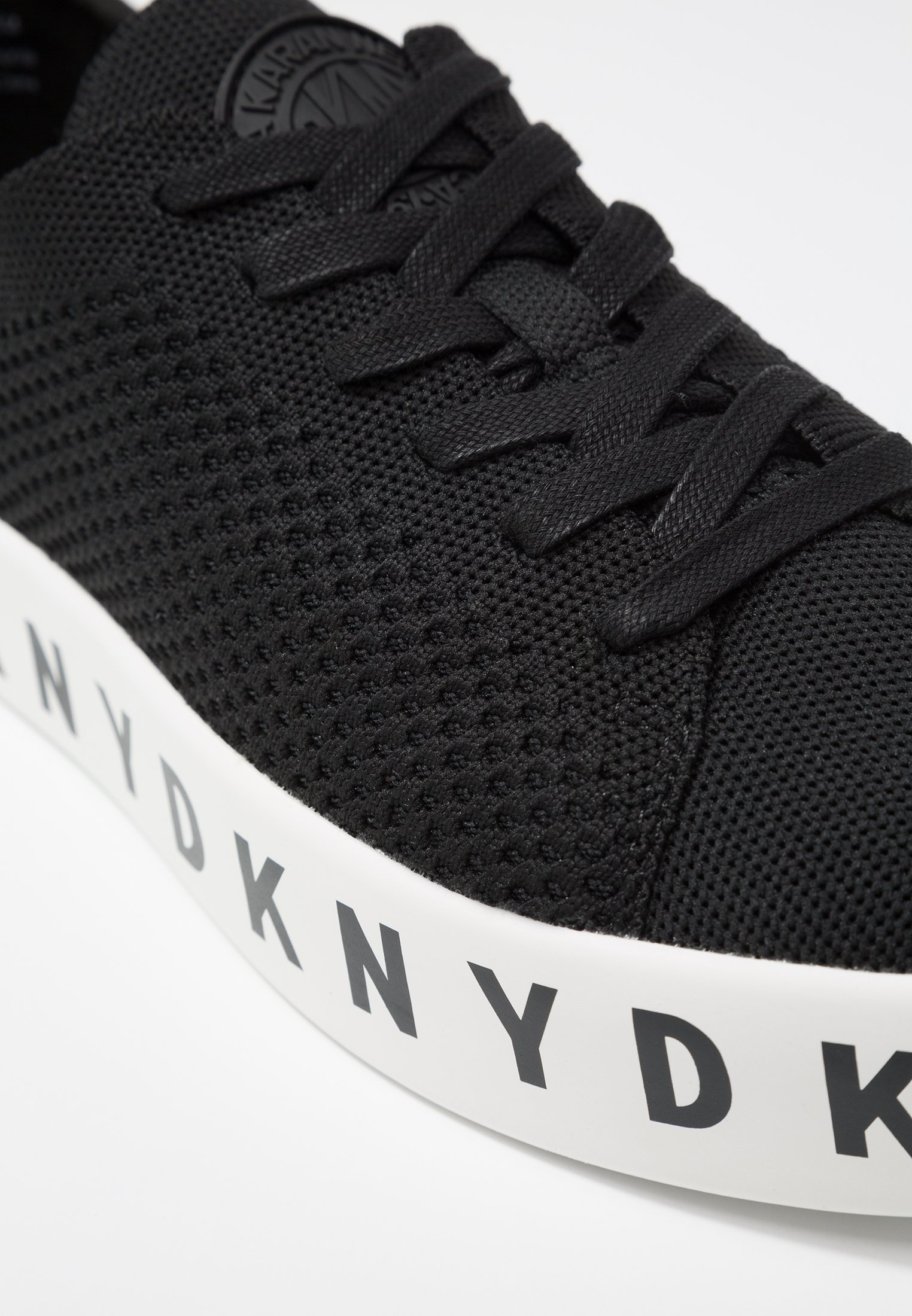 dkny banson trainers
