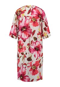 Blumenkleid mit kurzen Ärmeln, das große rosa und rote Blumen auf einem cremigen Hintergrund zeigt, aus leichtem Stoff mit lockerer Passform.