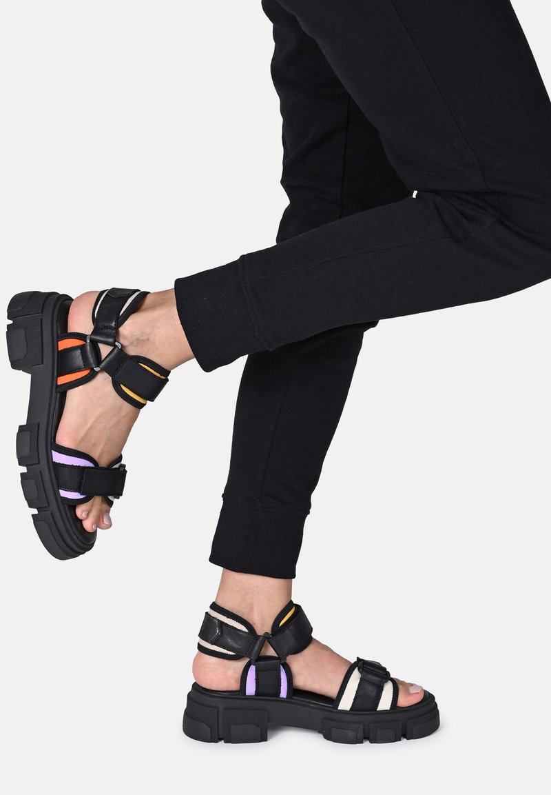 Damen Sneaker | Apple of Eden ORLY Plateausandalette schwarz - VN32501 Damen Sneaker | Apple of Eden ORLY Plateausandalette schwarz - VN32501