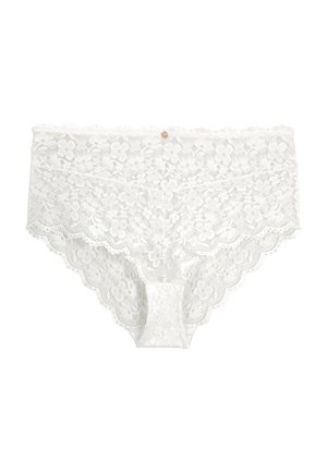 Sous-vêtement féminin en dentelle blanche avec motif floral, bords festonnés et petit bouton décoratif au centre de la ceinture.