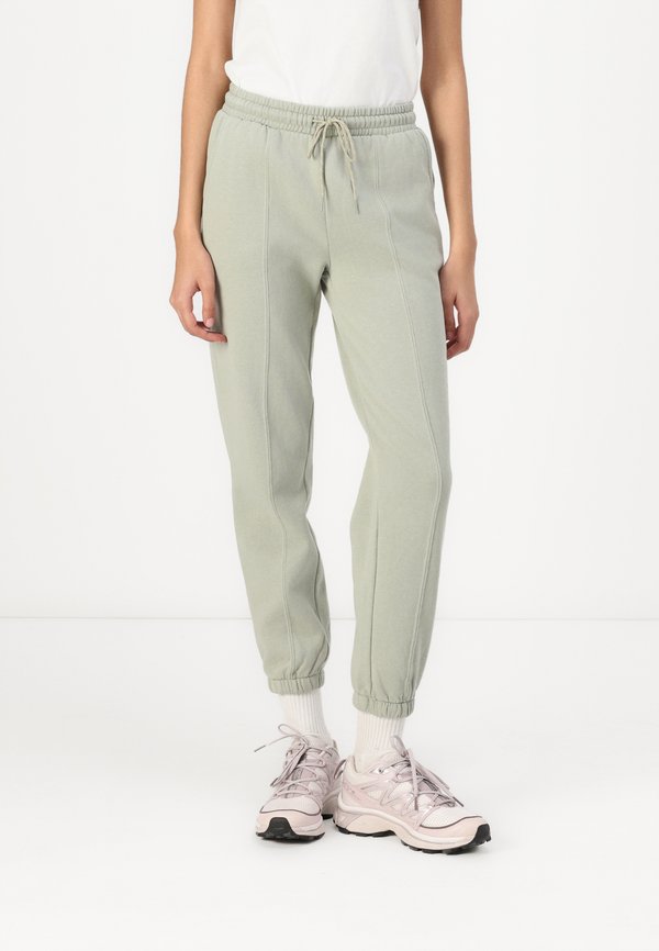 HIKE DATE  - Tracksuit bottoms - seagrass