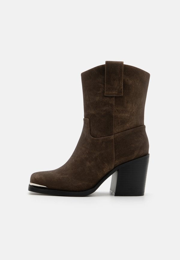 CHERYS - Cowboy/biker ankle boot3