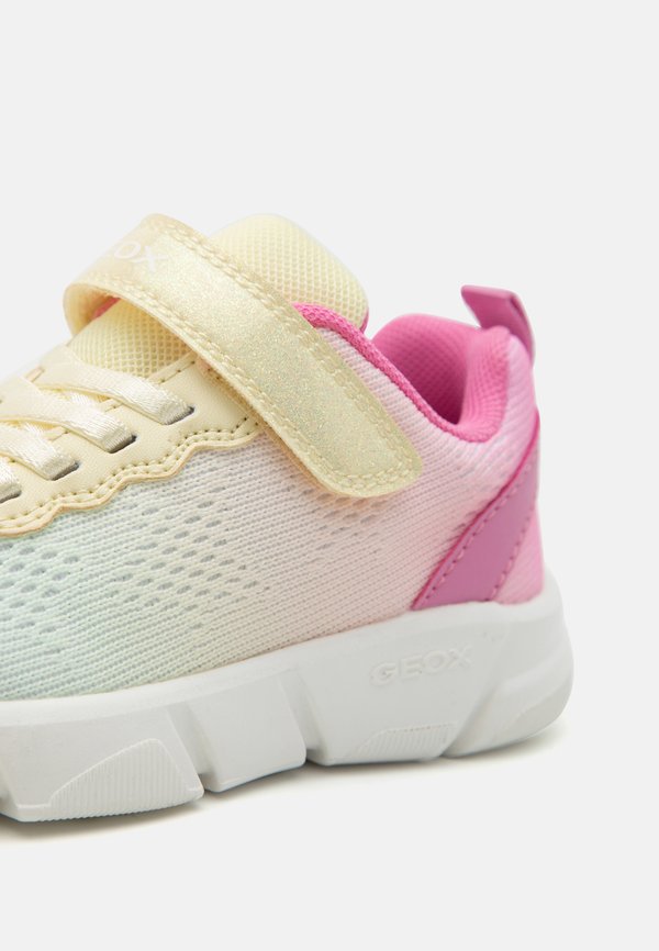 ARIL GIRL - Trainers3