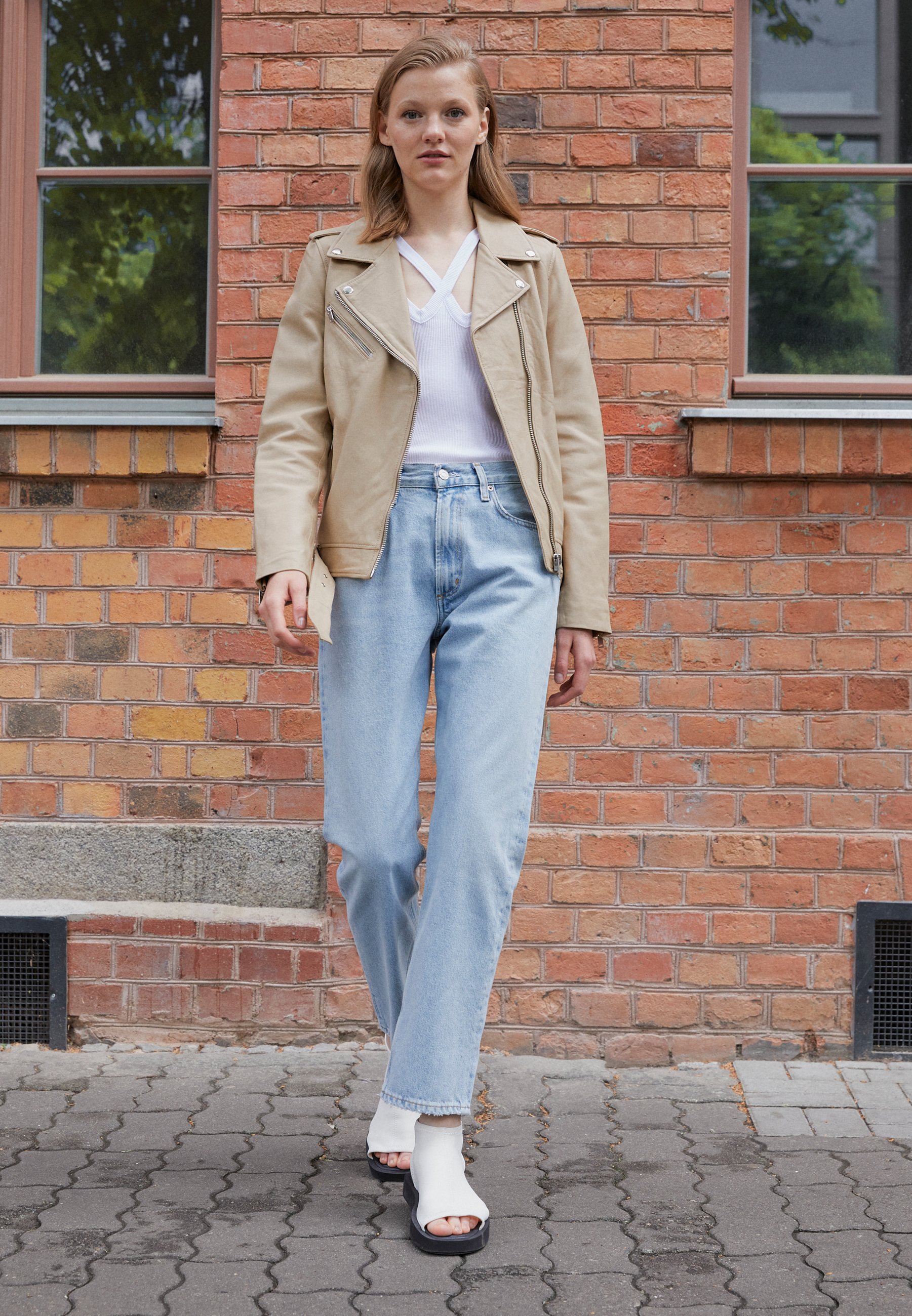 Agolde MIA - Straight leg jeans - scene 