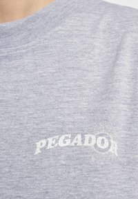 Pegador T-shirts med print - grey melange