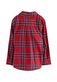 Langærmet rød ternet skjorte med blå og gule linjer. Detaljer inkluderer en krave og knapmanchetter samt et rygfald design.