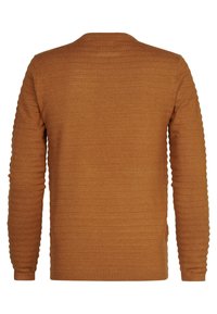 Maglione color ruggine con maniche lunghe, realizzato in un materiale a maglia ribattuta e texturizzata. Presenta un collo rotondo e una fessura laterale.