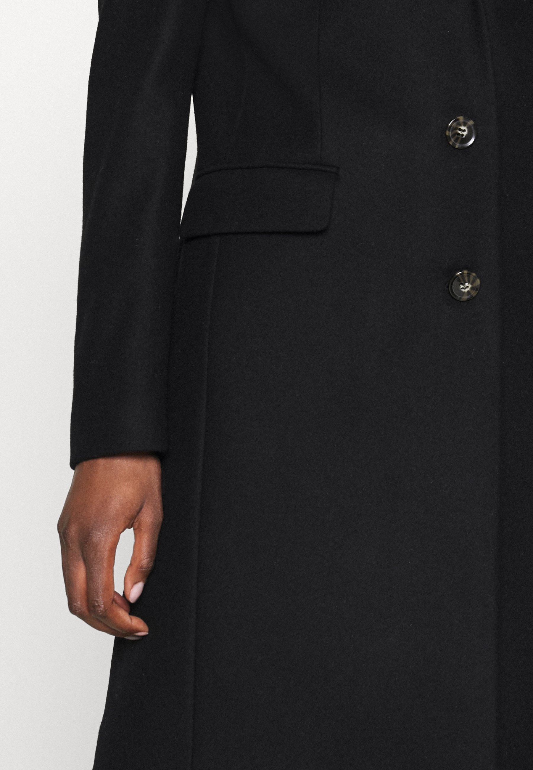 ESSENTIAL Mantel black ESSENTIAL Mantel black