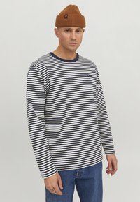 Jack & Jones JACROYAL - Kootud müts - caramel cafã