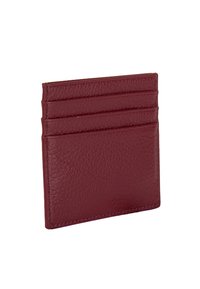 Portafoglio in pelle bordeaux con quattro scomparti per carte, superficie texture e cuciture a vista lungo i bordi. Design compatto e sottile.