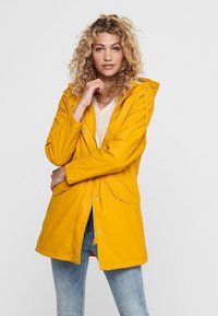 ONLY ONLSALLY RAINCOAT - Wintermantel - golden yellow