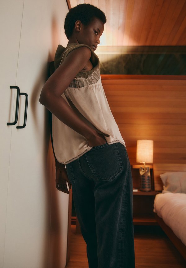 LUNA PIECED - Relaxed fit jeans