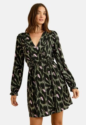 REGULAR FIT - Freizeitkleid - khaki green animal print