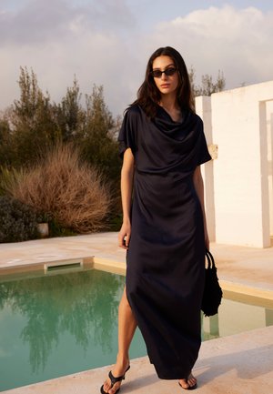 Soaked in Luxury EVILIA STUDIO - Maxi-jurk - night sky
