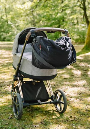 Done By Deer, QUILTED  - Geantă pentru scutece - black