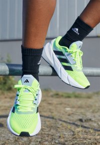 adidas Performance ADISTAR 2.0 - Road running shoes - lucid lemon/carbon/blue