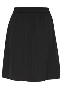 Jupe noire en tissu lisse avec une taille élastique, présentant une forme évasée et un ourlet simple et épuré. Aucuns motifs ni accents supplémentaires.