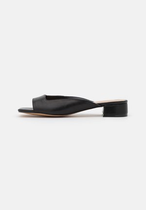 Slip-on sandaler - black