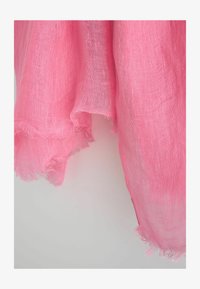 Selezionato, bright pink