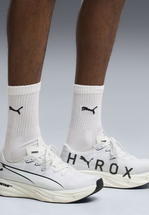 Puma, DEVIATE NITRO ELITE 4 HYROX - Treenikenkä - white- black